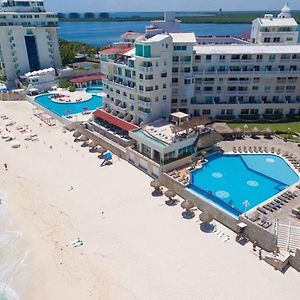 AR Cancun Plaza